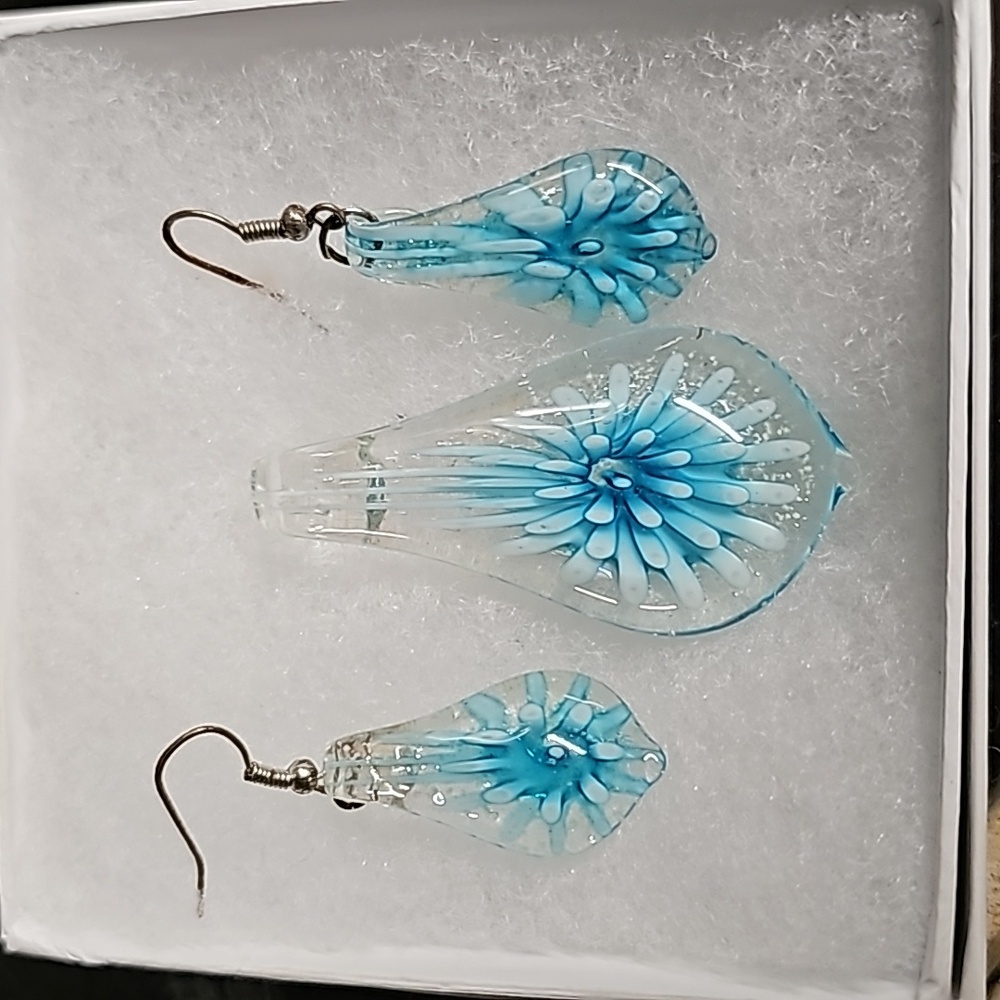 Murano Aqua Blue & White Necklace Pendent & Earring Set New